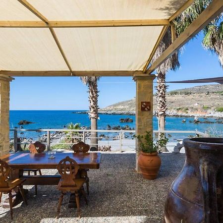 Petres  Villa Proto Helidoni - A Cozy Beachfront Villa מראה חיצוני תמונה
