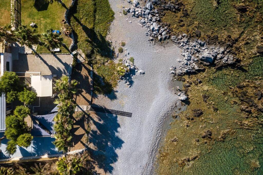 Petres  Villa Proto Helidoni - A Cozy Beachfront Villa מראה חיצוני תמונה
