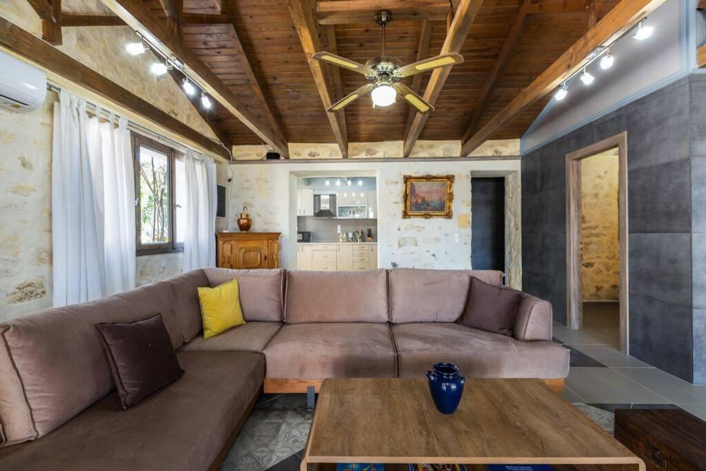 Petres  Villa Proto Helidoni - A Cozy Beachfront Villa מראה חיצוני תמונה
