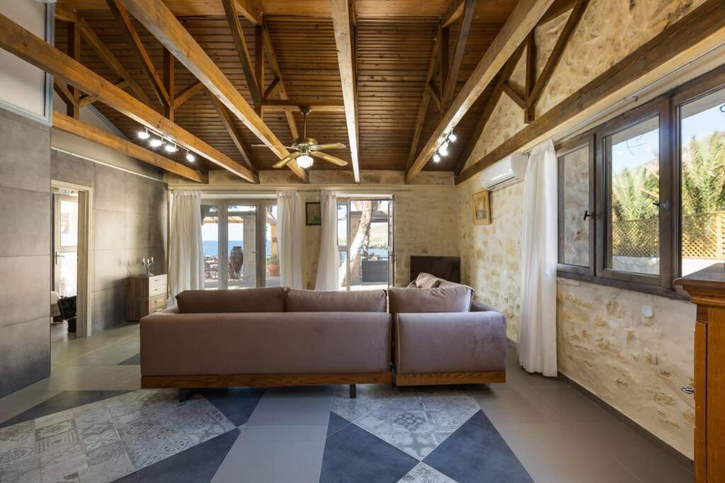 Petres  Villa Proto Helidoni - A Cozy Beachfront Villa מראה חיצוני תמונה