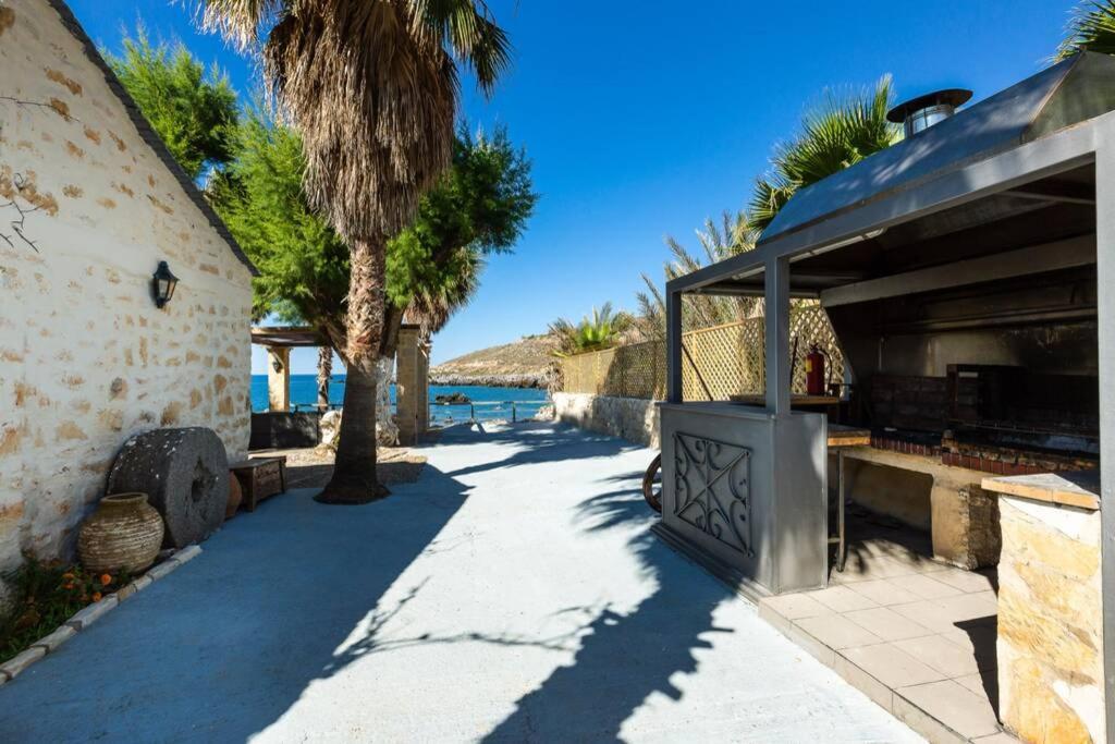 Petres  Villa Proto Helidoni - A Cozy Beachfront Villa מראה חיצוני תמונה