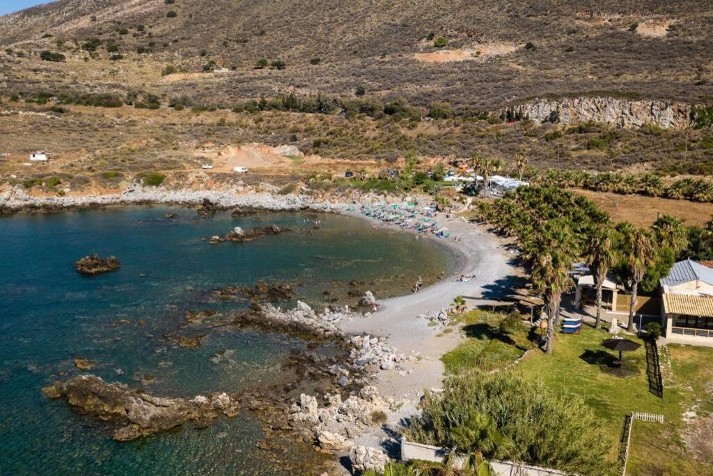 Petres  Villa Proto Helidoni - A Cozy Beachfront Villa מראה חיצוני תמונה