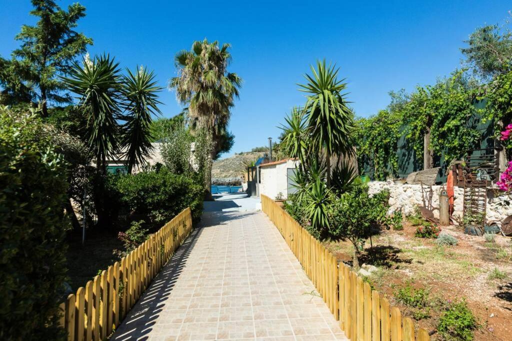 Petres  Villa Proto Helidoni - A Cozy Beachfront Villa מראה חיצוני תמונה