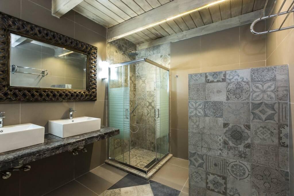 Petres  Villa Proto Helidoni - A Cozy Beachfront Villa מראה חיצוני תמונה