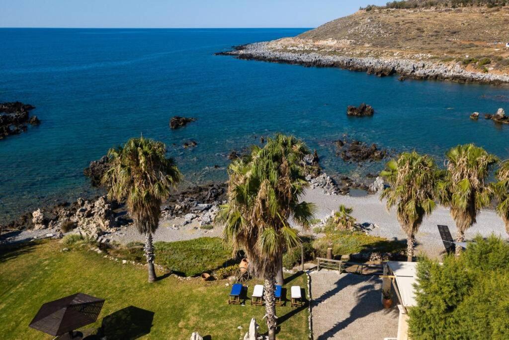 Petres  Villa Proto Helidoni - A Cozy Beachfront Villa מראה חיצוני תמונה