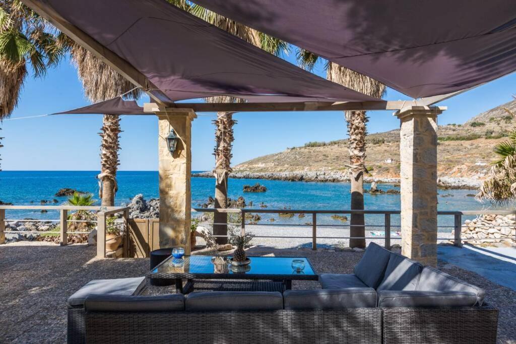 Petres  Villa Proto Helidoni - A Cozy Beachfront Villa מראה חיצוני תמונה